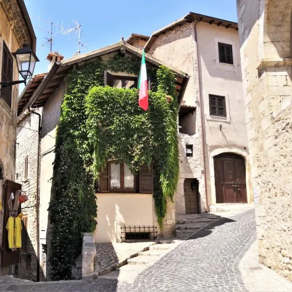 "Il Nido", hotel en Sermoneta