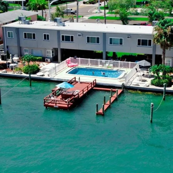 102-Tiny Treasure-Waterfront with Heated Pool, hotel v destinaci St Pete Beach