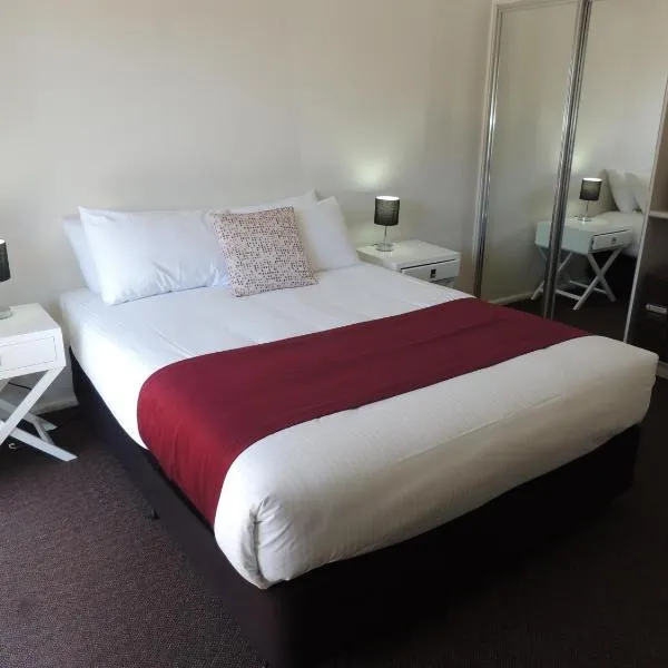 Comfort Inn Premier، فندق في كوفس هاربور