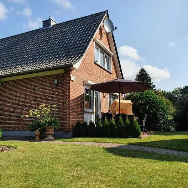 Ferienhaus - Dorfperle Borstel, Hotel in Borstel