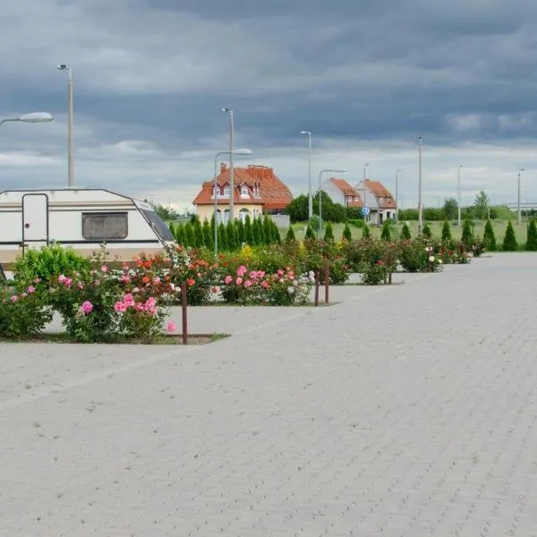 Hotel Rózsa Csárda Bungalow & Caravan Park, hotel in Hegyeshalom