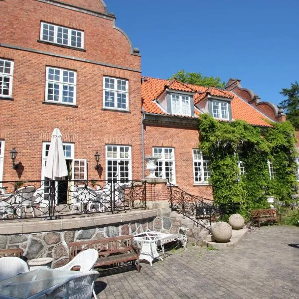 Sauntehus Castle Hotel, hotel i Ålsgårde