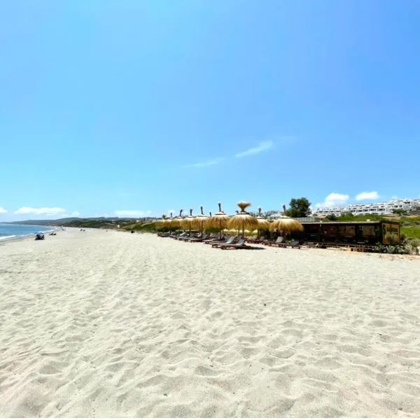 AMAZING 3bedroom sea view apartment LINKS II Alcaidesa SPAIN, hotel en Alcaidesa