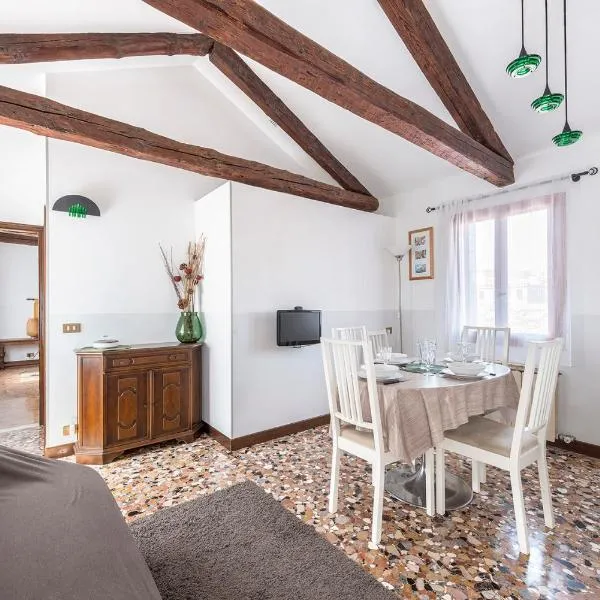 Colombina-Like at home- Air conditioned-3 bedrooms-fully equipped, hotel a Venezia