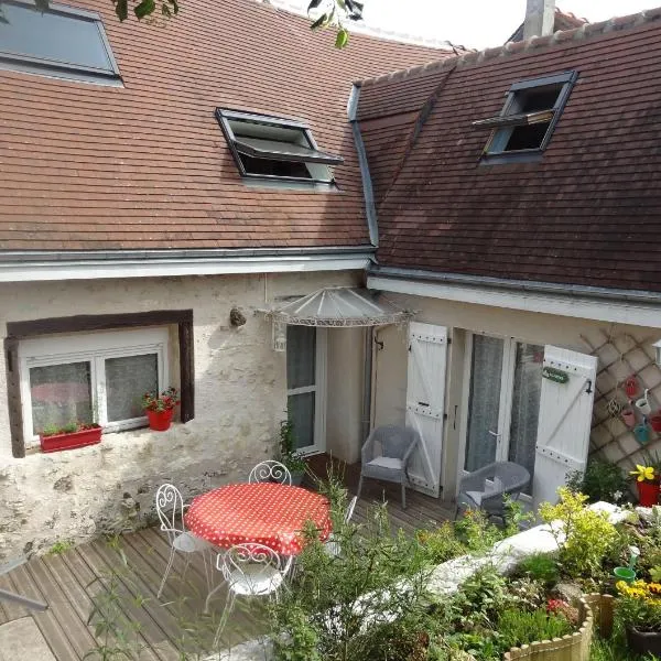 Le tilleul de St Julien, hotel en Saint-Julien-de-Chédon