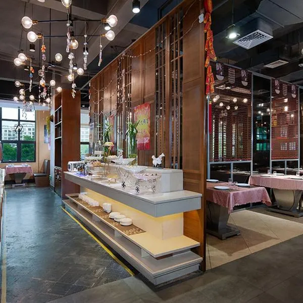 Vienna Hotel Guangdong Maoming Railway Station, hotel in Maoming