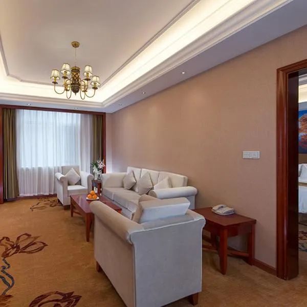 Vienna International Hotel Inner Mongolia Alxa League, hotel en Alxa Left