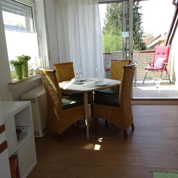 Große, helle Wohnung mit 2 Schafzimmern - Ferienwohnung am Lippesee, hotel in Paderborn