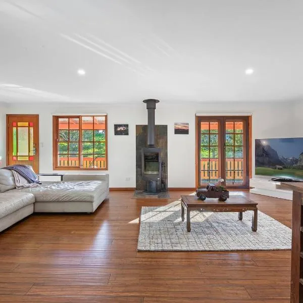 Picturesque Pet-Friendly Farm Stay, Central Tilba , Near Mystery Bay!, hotel in Central Tilba