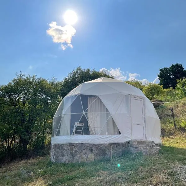 Yenokavan Glamping, hótel í Achʼajur