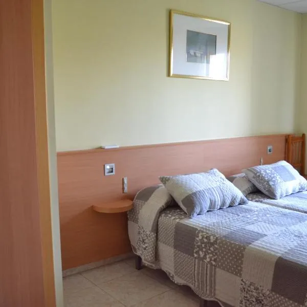 Hostal Bartis, hotel v destinaci Figueres
