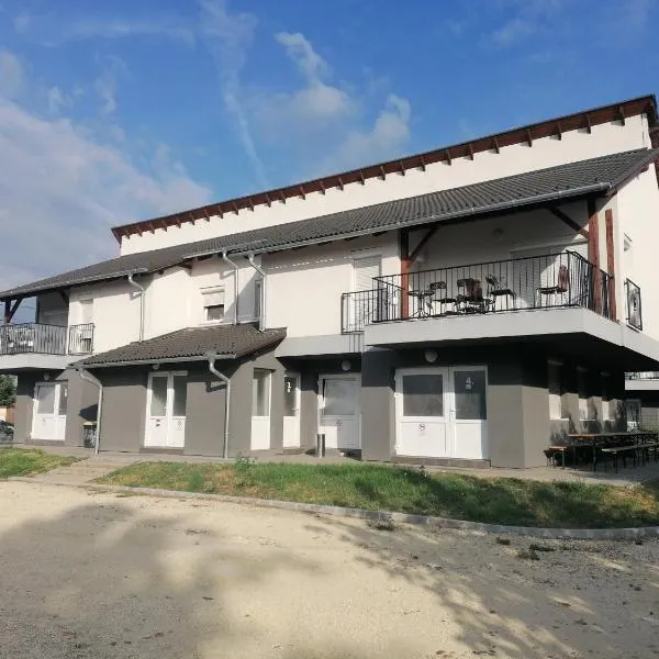 Omega Szigetszentmiklós, hotel v destinaci Szigetszentmiklós