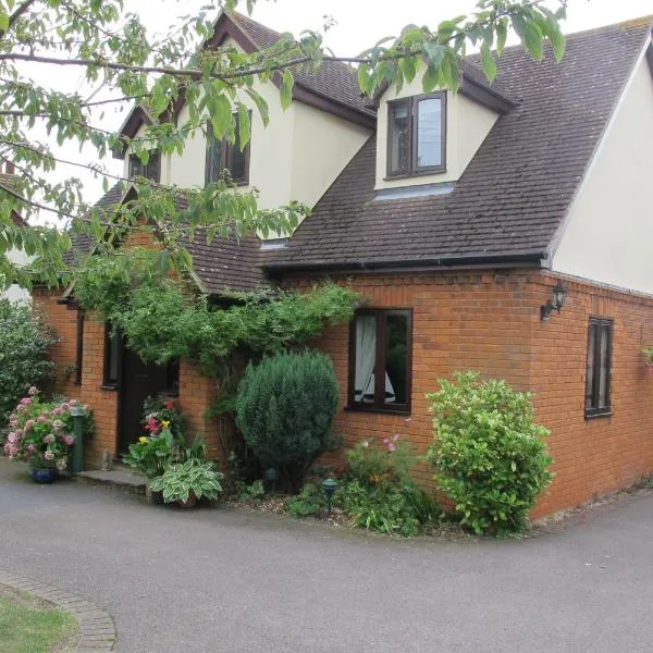 Burnt Mill Cottage, hotell i Tillingham