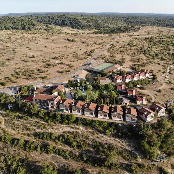Cabañas Buenache, hotel v destinaci Buenache de la Sierra