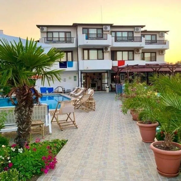 Family Hotel Southern Nights, viešbutis mieste Varvara