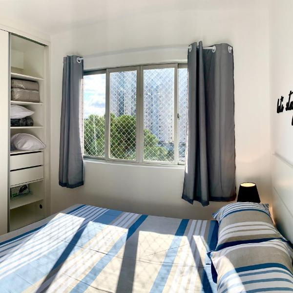 505 - Apartamento Lindo, amplo e decorado, mobiliario moderno, cozinha completa com utensílios , Excelente vista da cidade e localização privelegiada no bairro Bigorrilho proxímo de shopping e parques - Foto 2