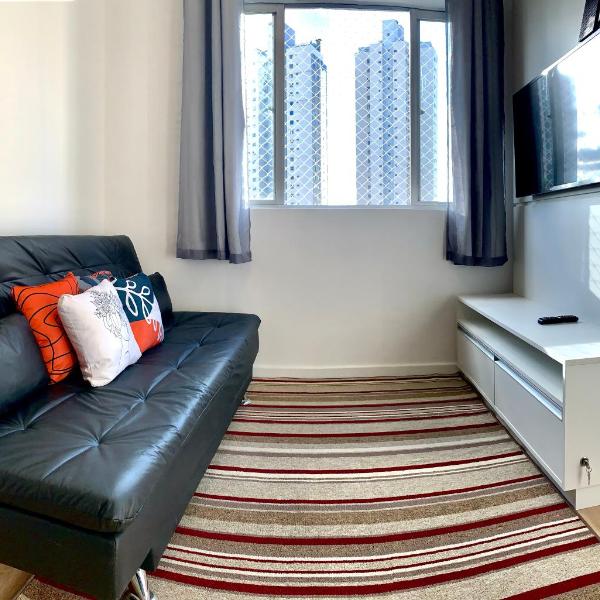 505 - Apartamento Lindo, amplo e decorado, mobiliario moderno, cozinha completa com utensílios , Excelente vista da cidade e localização privelegiada no bairro Bigorrilho proxímo de shopping e parques - Foto 5