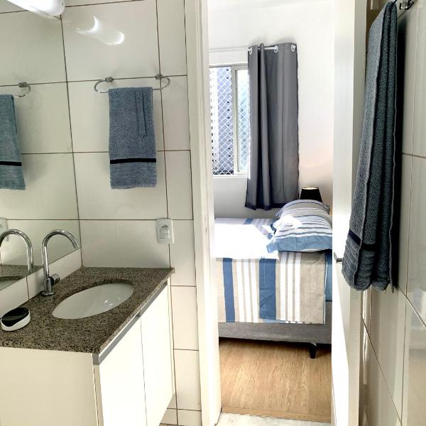 505 - Apartamento Lindo, amplo e decorado, mobiliario moderno, cozinha completa com utensílios , Excelente vista da cidade e localização privelegiada no bairro Bigorrilho proxímo de shopping e parques - Foto 3