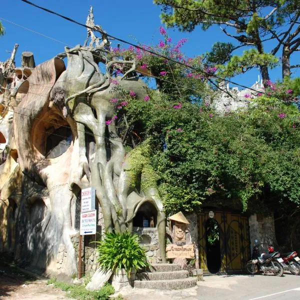 Crazy House, hotel v destinaci Da Lat