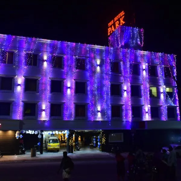 THE HOTEL PARK, viešbutis mieste Kuzhittura