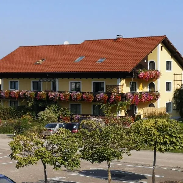 바이레크에 위치한 호텔 Ferien-Garconniere Hemetsberger