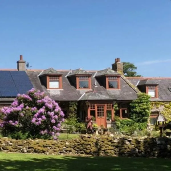 Serene Countryside Home with Manicured Gardens, hotel v destinaci Stonehaven