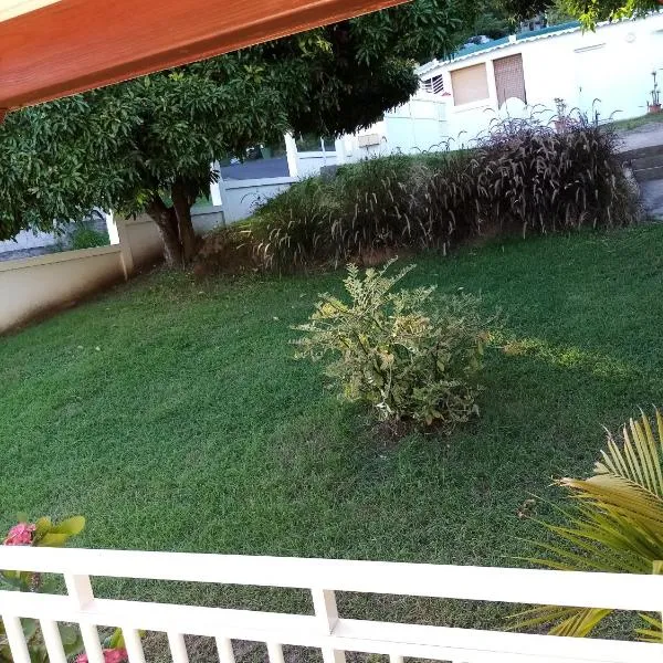 logement aux saveurs des mangues juli, hotel v destinaci Baillif