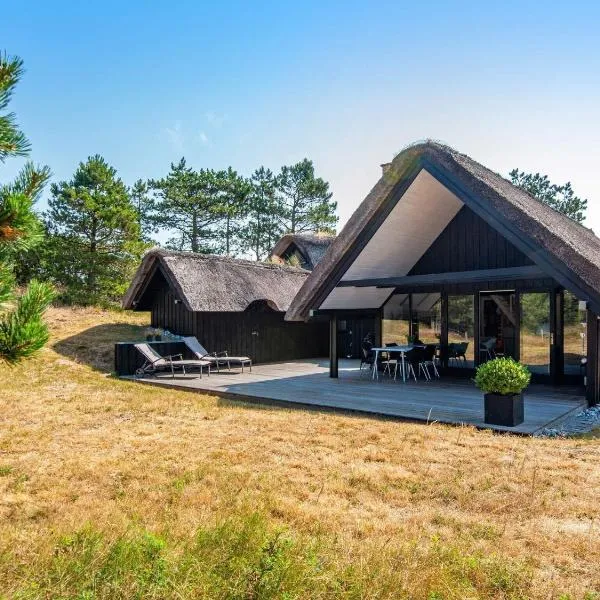 7 person holiday home in R m、Vesterhedeのホテル