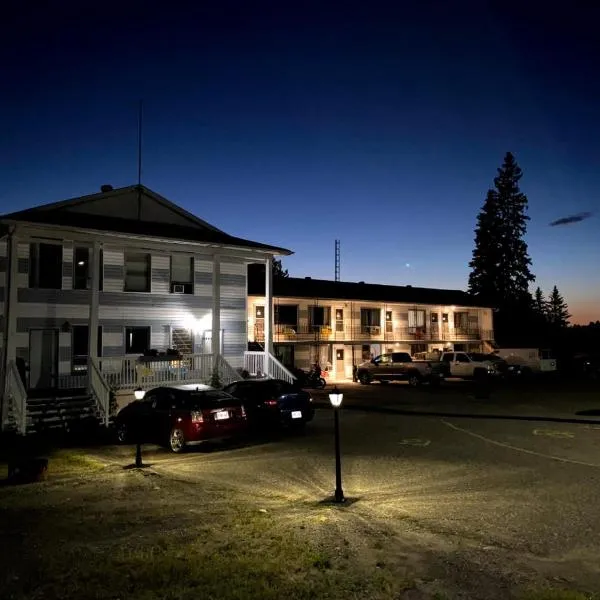 Bay Lake Inn - Frontiersman Motel, hotel v destinaci Latchford