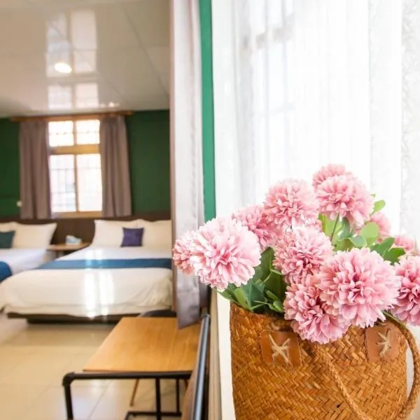 阿鑫民宿, hotel v destinaci Jinning