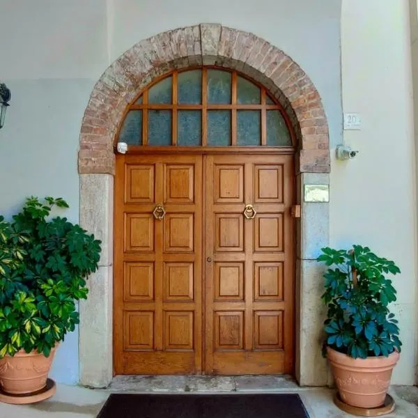 palazzo RICCARDI, hotel Solopacában