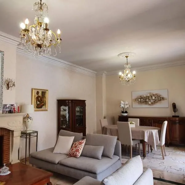 La casa de Margarita y Sisco, Villa avec piscine, hotel in Carcassonne