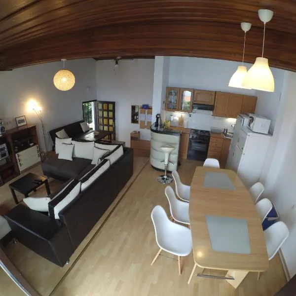 Dramalj apartman 4+1, hotel u gradu Dramalj