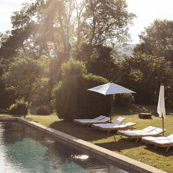 Le Galinier, Lourmarin, an authentic Beaumier Guesthouse โรงแรมในลูร์มาแร็ง