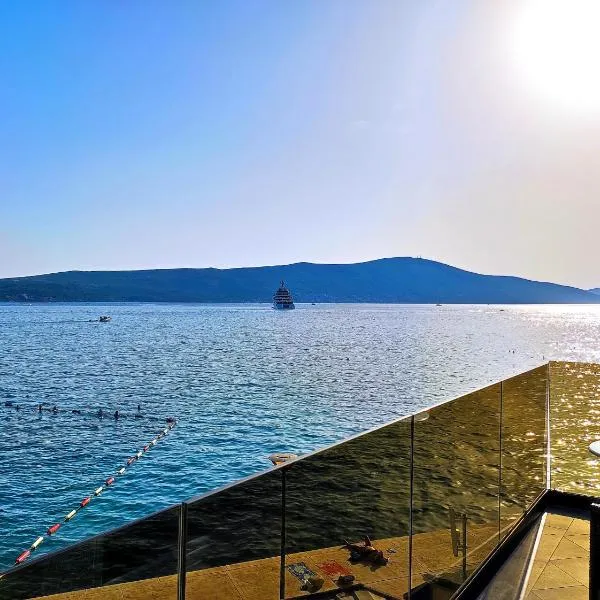 Seafront apartments, ξενοδοχείο σε Tivat
