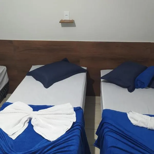 Pousada Quarto com frigobar,ar e garagem gratuita, hotel di Aparecida