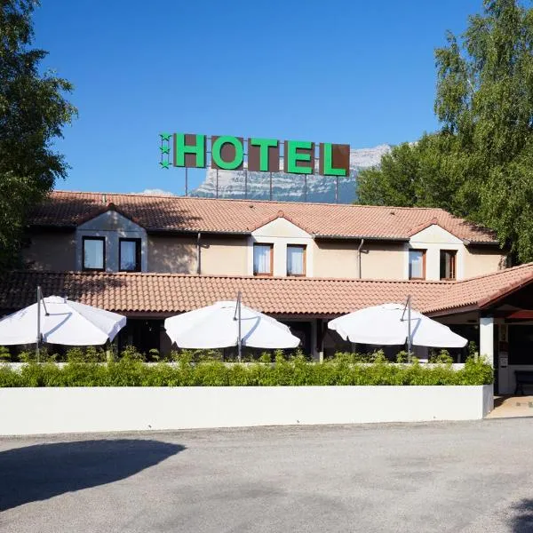 Logis Des Trois Massifs, hotel v destinaci Claix