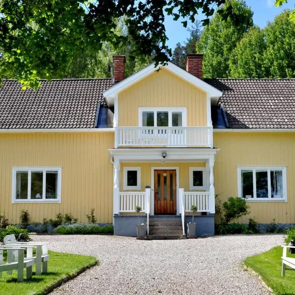 Eden's Garden Cottages, hotel in Svanå