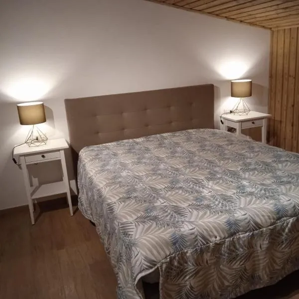 La Mansarda, hotel v destinaci Lozzo Cadore