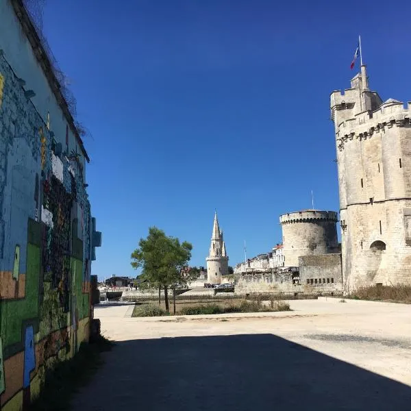 Nid douillet T2 wifi centre historique 3 étoiles, khách sạn ở La Rochelle