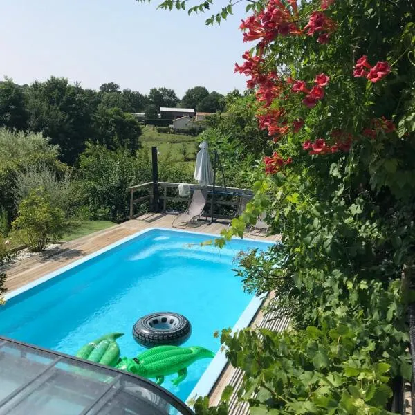Le petit moulin – hotel w mieście Pouzauges