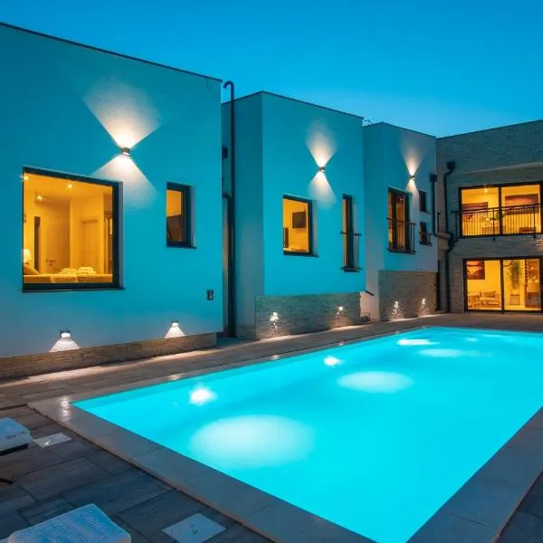 Perla Nera Heated Pool & Sauna, hotel v destinaci Stan Trigraci
