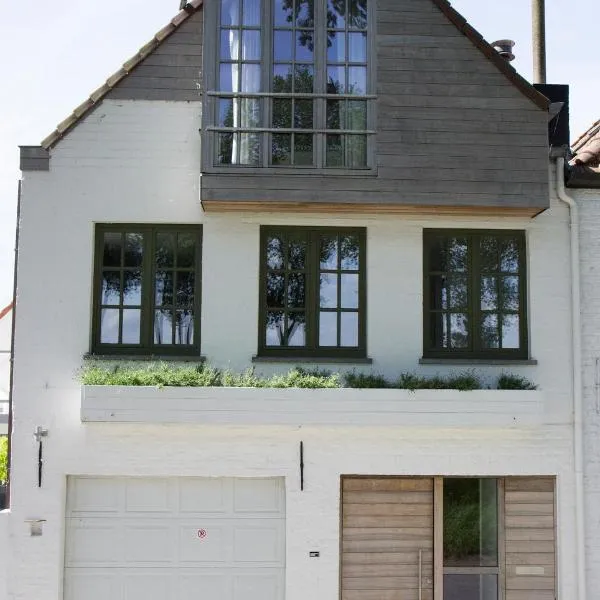 Cosy & charming holiday house in Damme, hotel v destinaci Damme