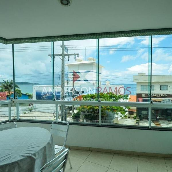 1006 - Apartamento com vista para o mar