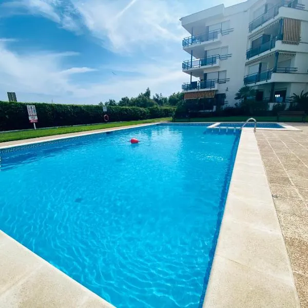 Apartamento completo frente al mar, hotel in Creixell