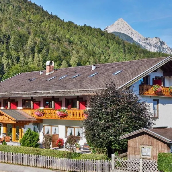Hotel Franziska, hotel v destinaci Mittenwald