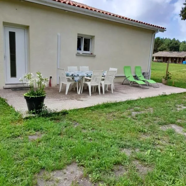 Maison petit ion jean mi et flo, hotell i Vendays-Montalivet