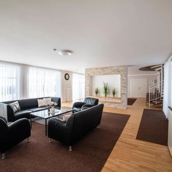 Penzion Lomská Vyhlídka, hotel in Lom u Mostu