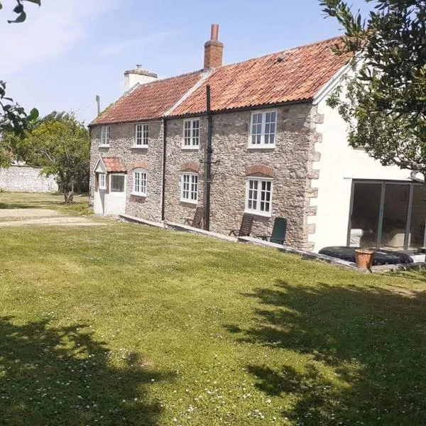 Characterful Cottage adjacent to an Orchard, hotel v destinaci Brockley