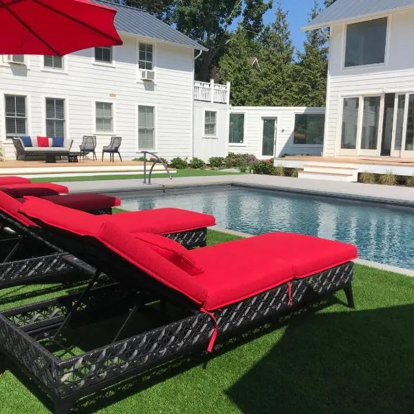 Seven Resort Style Inn near Beach, hotel v destinaci Shelter Island Heights